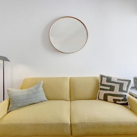 Crooked Floor House - Attic Apartment Porto Luaran gambar