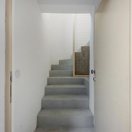 Crooked Floor House - Attic Apartment Porto Luaran gambar