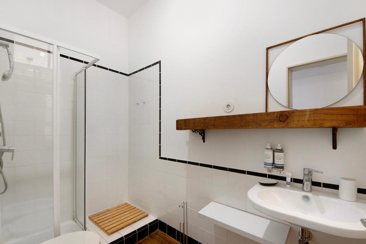 Crooked Floor House - Attic Apartment Porto Luaran gambar